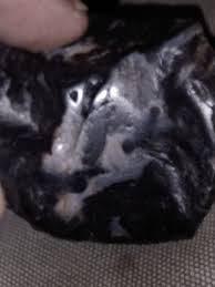 Some of black stones am not sure if anyone of this gtoup is tektite or no .. for info | Facebook