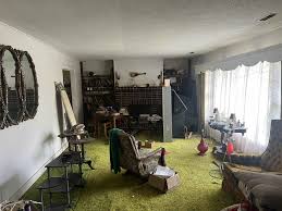 3 Beds 1 Bath - House