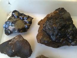 Identity Help : Hematite or Goethite??