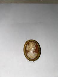Gold Filled Cameo Brooch Pendant – Camilla's Closet Consignment