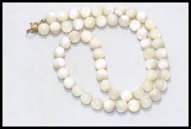 Vintage White Mother of Pearl Beaded Necklace. For Sale at ...