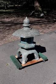 Grande lanterne de jardin ancienne en béton forme pagode style japonais | eBay