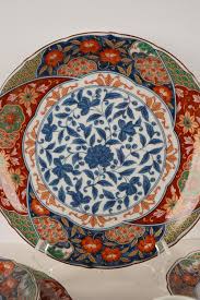 Lot - ASSEMBLED GROUP OF JAPANESE IMARI PORCELAIN DISHES