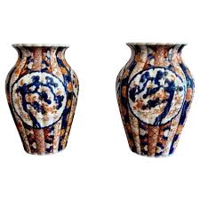 Wonderful pair of antique Japanese imari shaped vases For Sale at 1stDibs