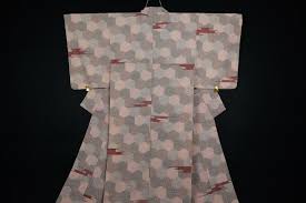 Japanese Kimono With Symmetric Pattern - Vintage Clothing ...
