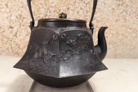 Japanese Cast Iron Kettle (tetsubin) From the Meiji Period, Circa 1880s, Crafted by the Renowned Foundry 信龍堂 (shinryūdō) (22J-208) - Etsy Denmark