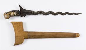 Lot - INDONESIAN KRIS Wood handle and scabbard. Serpentine ...