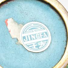 Par de vasos, em cloisonné, chinês, decorado com flores