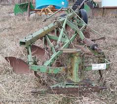 John Deere six bottom plow in Atchison, KS | Item FK0875 for ...