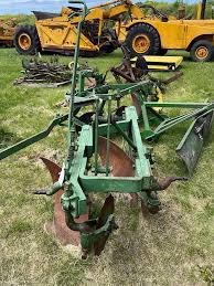 John Deere 412 Plow - Aumann Auctions, Inc.