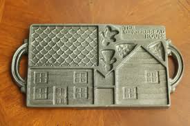 1985 John Wright Co Gingerbread House Cast Iron Pan - Etsy