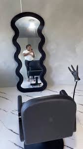 I just want to shout out @lpbeauty876 for my salon chair ...