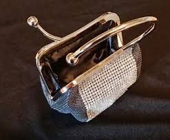 NEW RHINESTONE CLUTCH HANDBAG WITH CIRCLE HANDLE BLING BLING M1100 | eBay