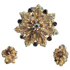 Similar Items to Juliana Rhinestone Brooch and Earrings Topaz and Flashing Aurora Borealis Demi Parure DeLizza and Elster