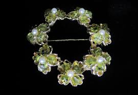 Peridot & Pearl Brooch Circular Floral Ring Goldtone Metal ...