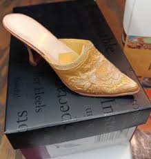 Just The Right Shoe by Raine 25128 Elizabeth 2001 Willits | eBay