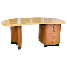 Stow Davis Kidney Shaped Executive Desk at 1stDibs | stow davis desk, stow and davis desk