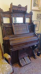 Chicago cottage organ company pump organ found