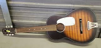 Sold at Auction: VINTAGE KINGSTON 6-STRING ACOUSTIC GUITAR