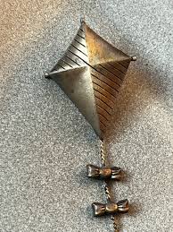 Vintage JJ Signed Antique Goldtone KITE w Chain Tail Hat Lapel Pin or Tie Tac – | eBay