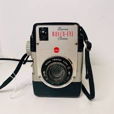 Vintage 1954 Kodak Brownie Bulls-Eye Twindar Lens Camera ...