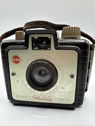 VINTAGE 1950s Kodak Brownie Holiday Camera | eBay