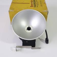 Vintage Brownie Reflex Film Camera With Original Box Flash ...