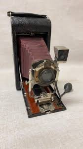 Sold at Auction: 3 Antique KODAK Folding and BROWNIE Cameras