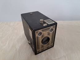 Kodak Six-20 Brownie Junior Box Camera- unable to get open ...
