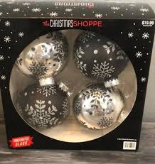 THE Christmas Shoppe Ornaments box /4 Snowflakes Glass 4x4 ...