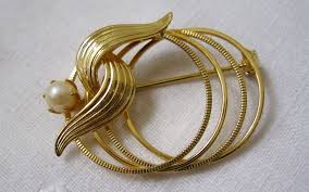 Fashion Openwork Gold Tone Rings Leaf Pin, Brooch with ...