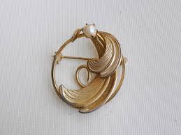 Vintage gold tone pearl ring leaf brooch 1.4 inches | eBay