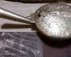 Vintage Small Engraved Brass Silent Butler Crumb Ashtray ...