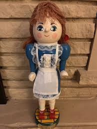 Wizard Of Oz Nutcracker Dorothy Toto Nut Cracker Statue ...
