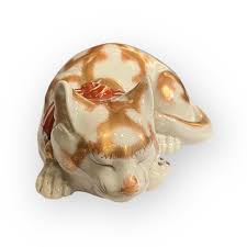 Antique Japanese Porcelain sleeping cat, Japan, Kutani, Meiji period. at 1stDibs
