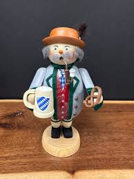 Smoker, Seiffen Bavarian Man – Music City Polish Pottery