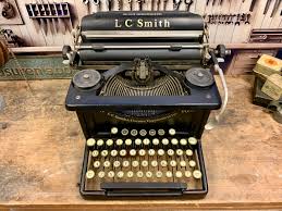 Vintage Antique L.C. Smith 8 Typewriter in 3-star Condition ...