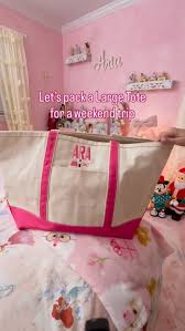 Traveling for the weekend? Then this tote bag is the perfect ...