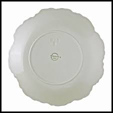 Wedgwood Creamware Leaf Plate Majolica Off White Dish Glazed ...