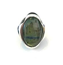 Serendipity Labradorite Ring with Polished Pedals and Etched Texture i – Lireille