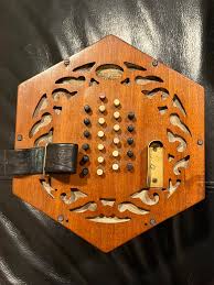 Anyone know how much this concertina is worth? : r/concertina