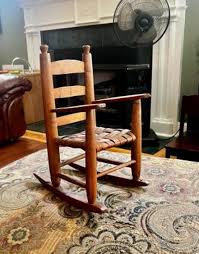 miniture vintage metal rocking chair Measure | Mercari