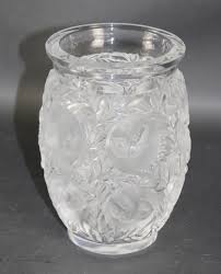At Auction: Lalique France Crystal Bagatelle vase with birds