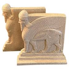 Pair of Lamassu Bookends Lion Mesopotamian Art Decorative at 1stDibs | lamassu başı, lamassu disegno