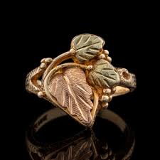 Black Hills Gold Pre-Owned Ring in 10K