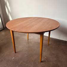 DANISH TEAK ROUND TO OVAL DINING TABLE – MiMO Decor