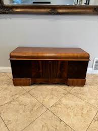 Vintage 1900's Caswell-Runyan Co. Cedar Chest for Sale in ...