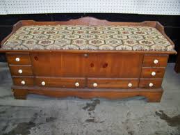 Lot - Lane Cedar Chest