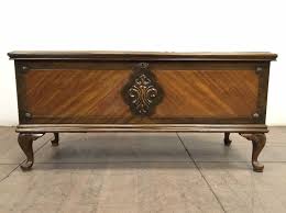 Sold at Auction: Lane Queen Anne Style Lacquered Wood Cedar Chest