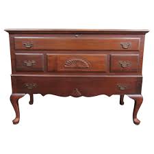 Queen Anne Cedar Hope Chest by Lane Furniture For Sale at ...